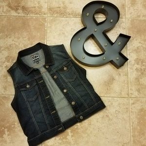 Jean Vest